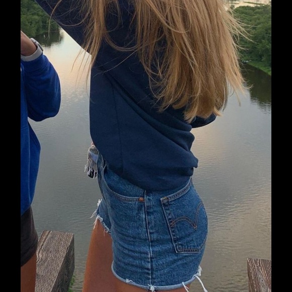 Levi’s shorts - Picture 1 of 4